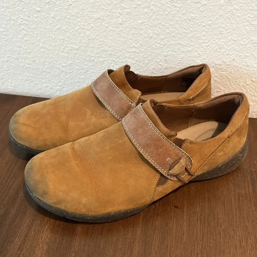 Clarks Collection Women’s 10 Leather Slip-Ons Roseville Dot Dark Tan